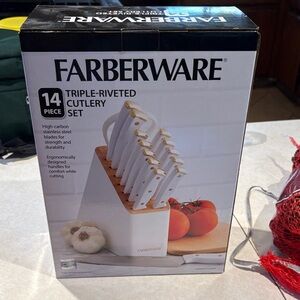 Farberware Triple-Riveted White Cutlery Set